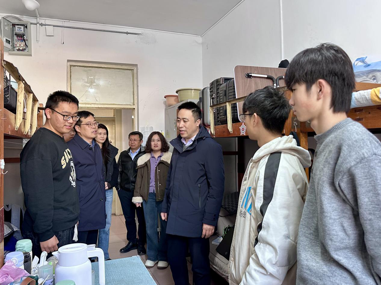 政法学院暖心行动护航学子开启新...